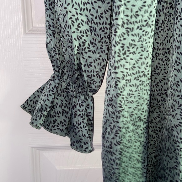 Missguided Green Long-sleeve Dress - Picture 3 of 4